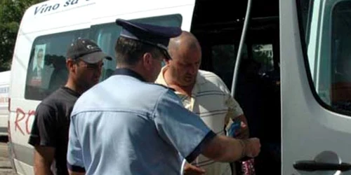 Poliţiştii s-au împărţit pe echipe