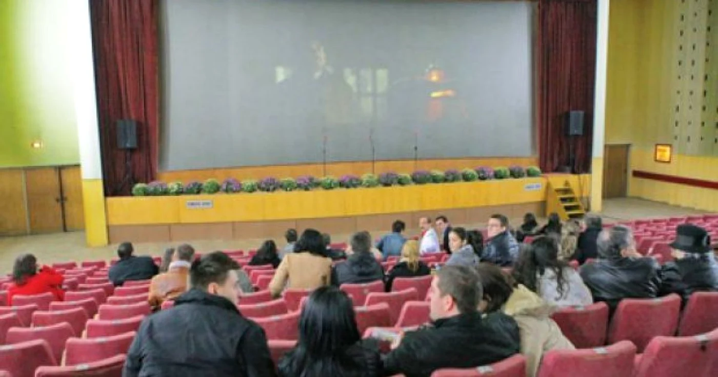 Evenimentul are loc la cinematograful Mărăşti