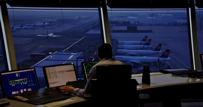Aeroportul Frankfurt a
primit peste 58 de milioane de pasageri şi a înregistrat
aproximativ 473.000 de decolări şi aterizări numai în 2013 FOTO
Discovery