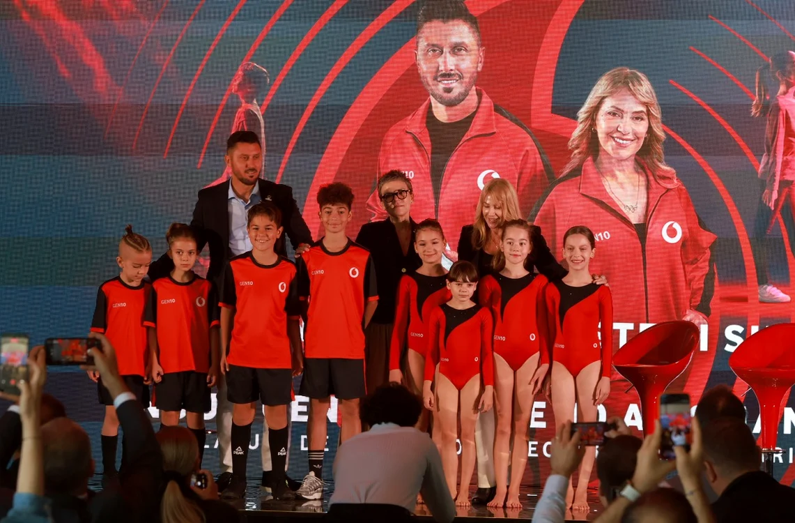 Nadia și Marica au venit alături de copii practicanți ai gimnasticii și fotbalului