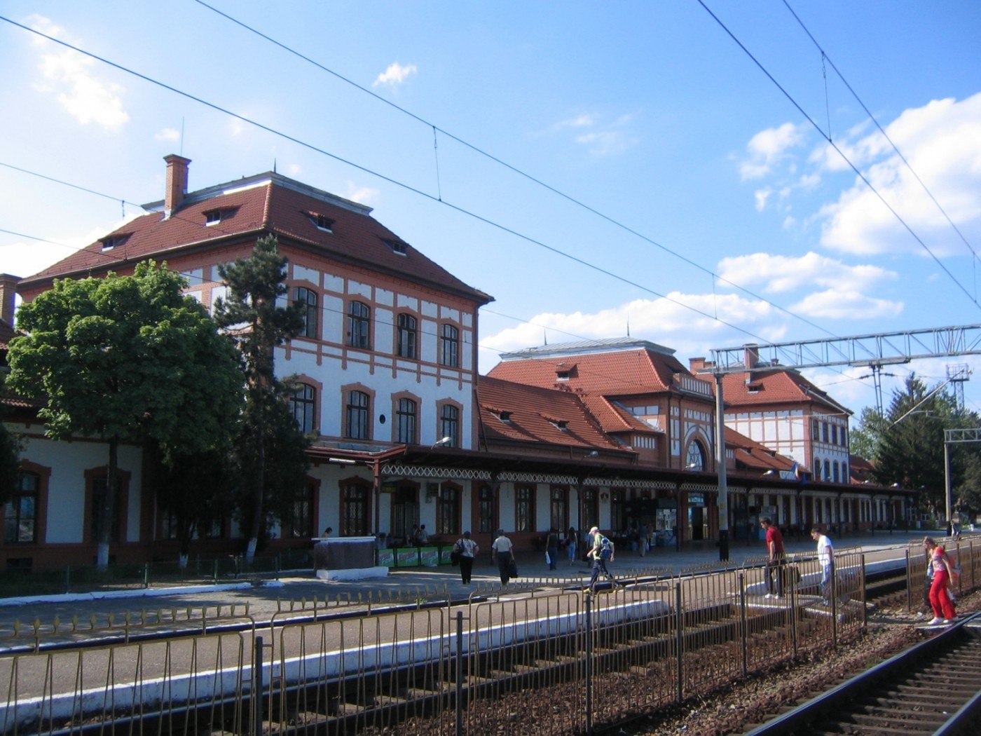 “Revitalizarea a trei gări istorice din Transilvania, finanțată cu 7 milioane de euro”