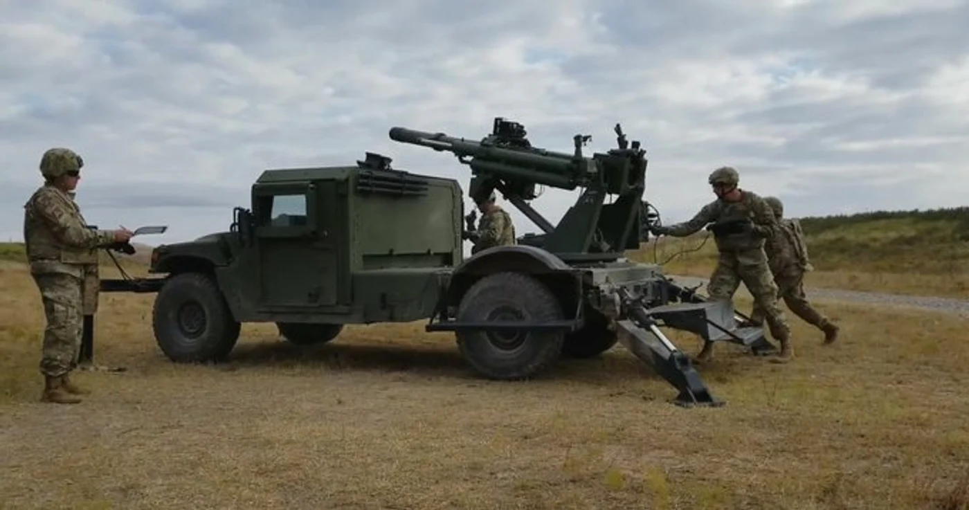 Obuzierul autopropulsat Humvee 2-CT Hawkeye FOTO via X/J.Sʜᴀʀᴘ1436@ᴍsᴛᴅɴ.sᴏᴄɪᴀL