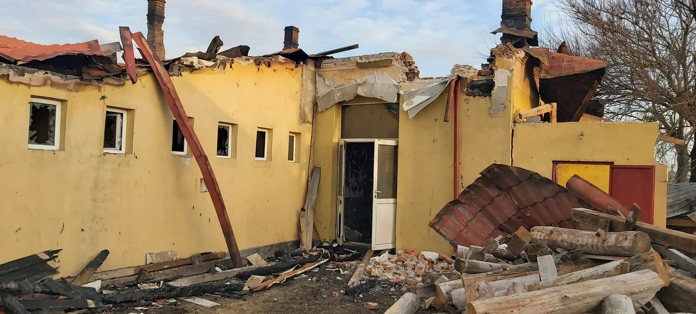 Școala a ars în incendiul pornit de la centrala termică FOTO: ISU Olt