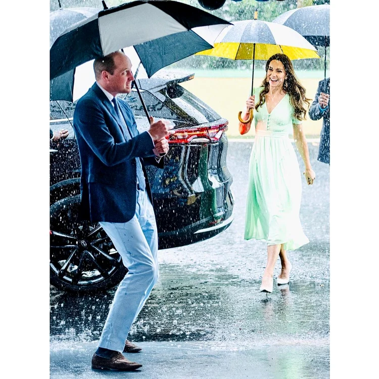 3 william si kate in ploaie jpg jpeg
