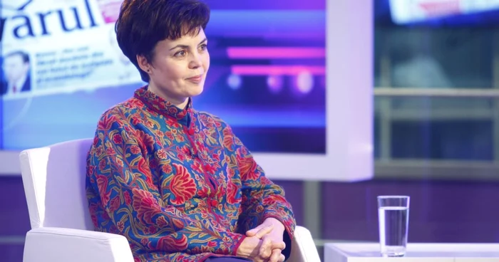 România are nevoie de legea falimentului personal din cauza problemelor întâmpinate de cei cu credite în valută, dar Angela Filote, reprezentanta CE în România, crede că trebuie să ne asigurăm că există structura care să pună în practică această lege       FOTO Eduard Enea