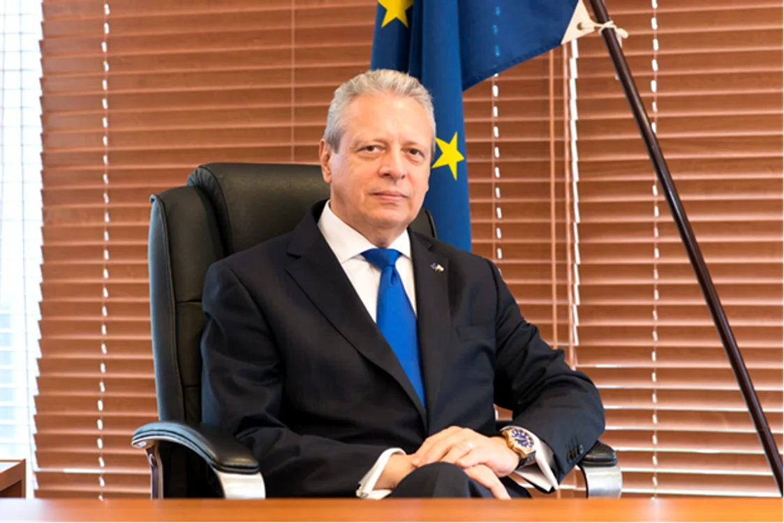 Ambasadorul Viorel Isticioaia-Budura