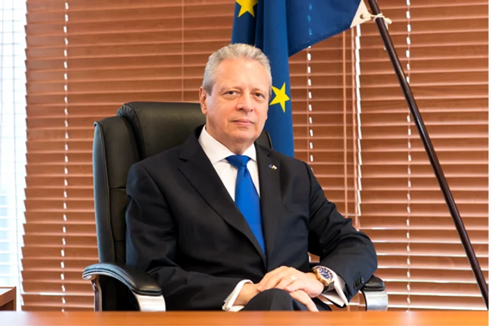 Ambasadorul Viorel Isticioaia-Budura
