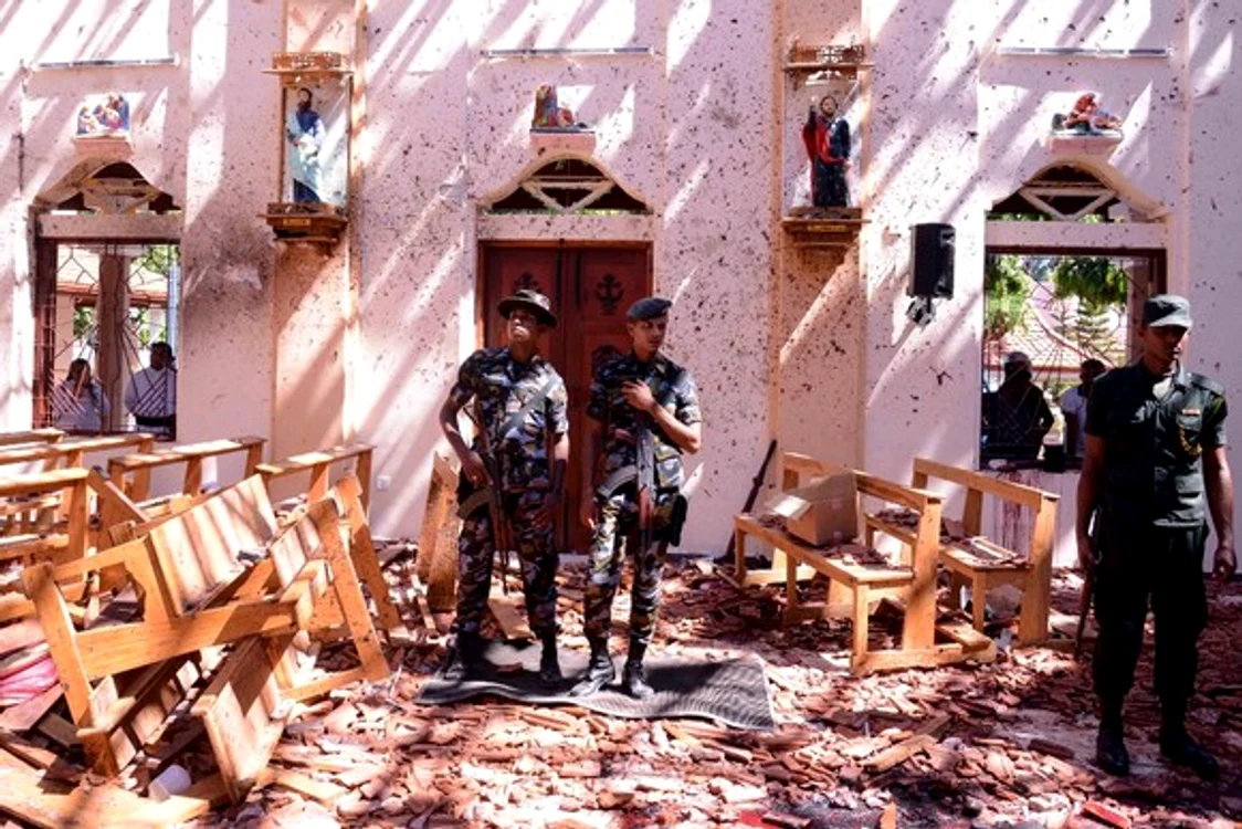 290 de persoane şi-au pierdut viaţa în urma bombardamentelor din Sri Lanka 