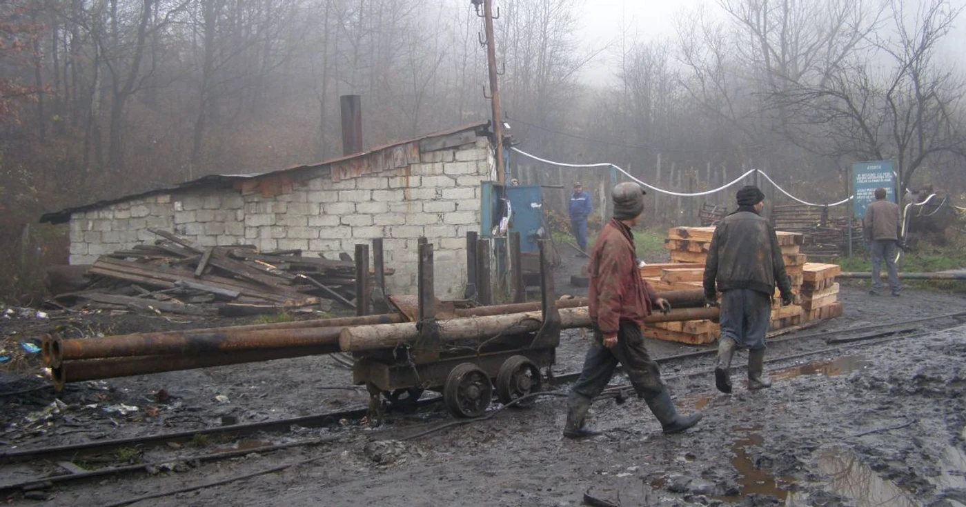 Sindicatele exclud disponibilizările în minerit şi energie