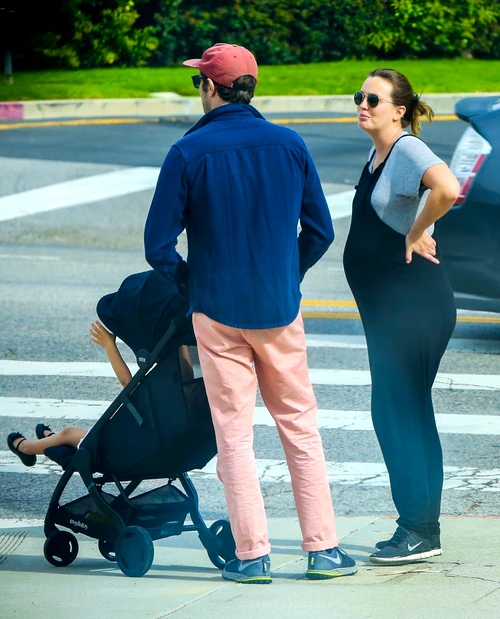 2 leighton meester insarcinata a doua oara 3 jpg jpeg