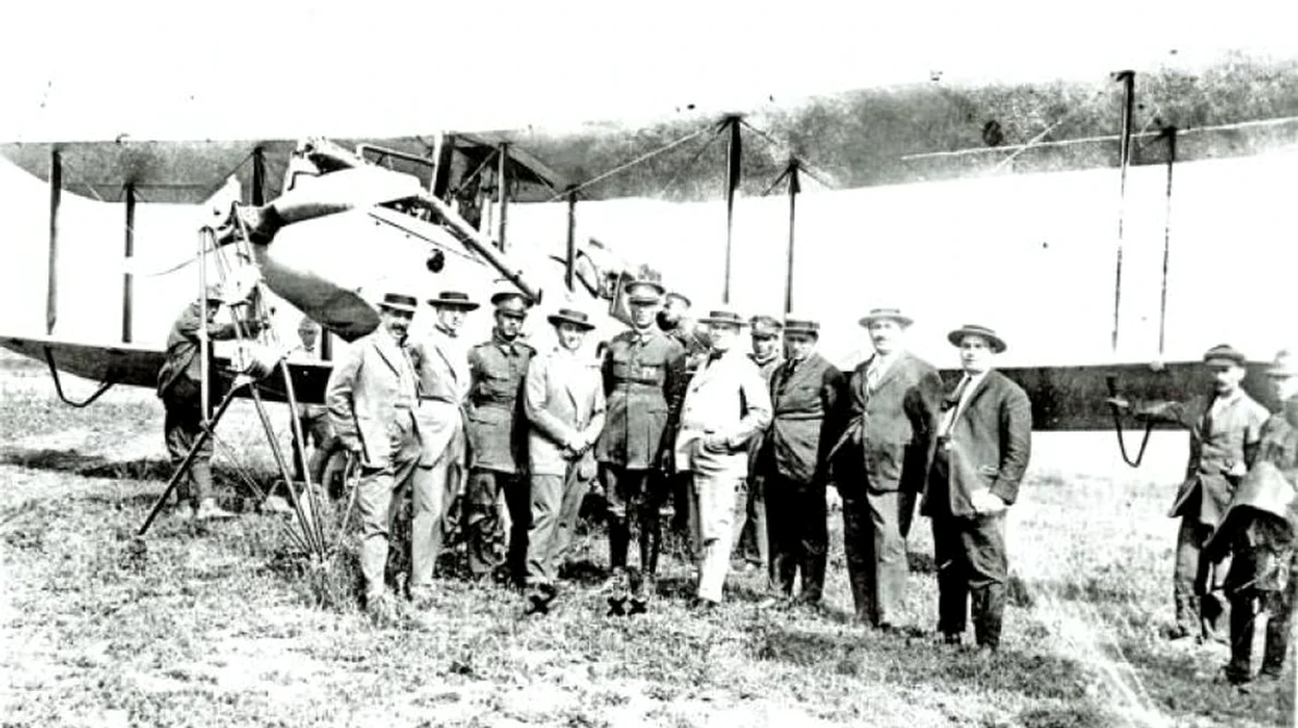 Pasagerul grec: omul care a plătit primul bilet de avion în România jpeg