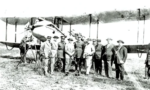 Pasagerul grec: omul care a plătit primul bilet de avion în România jpeg