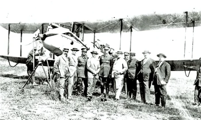 Pasagerul grec: omul care a plătit primul bilet de avion în România jpeg