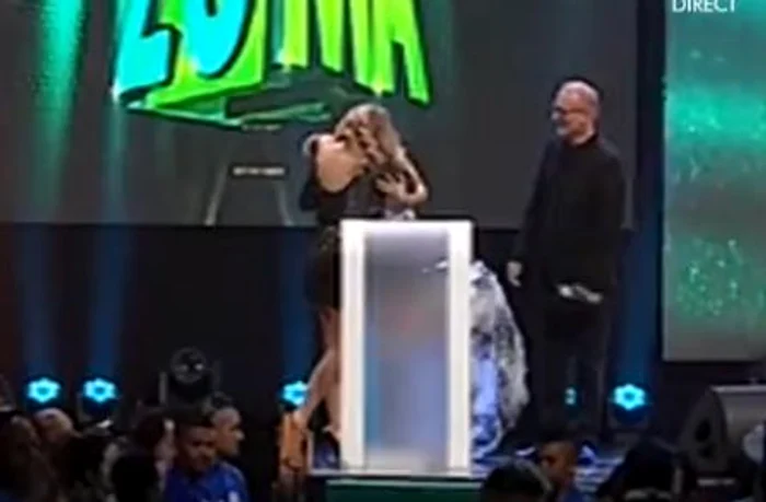 
    Jojo şi Gina Pistol la ZU Music Awards. (captură video)  