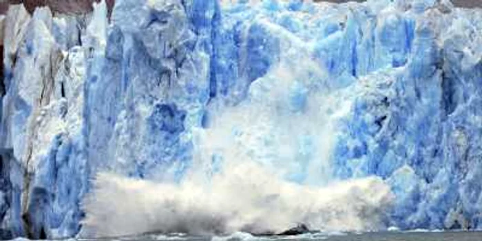 Gheaţa arctică se topeşte rapid
