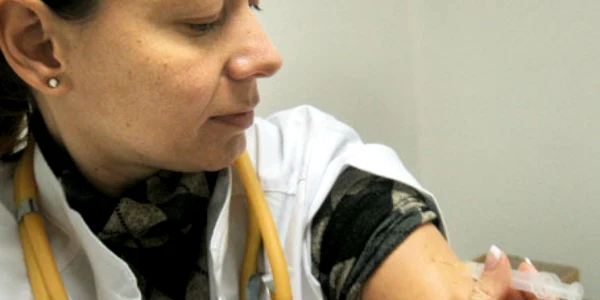 Medicii care refuză imunizarea vor plăti spitalizarea dacă se vor îmbolnăvi