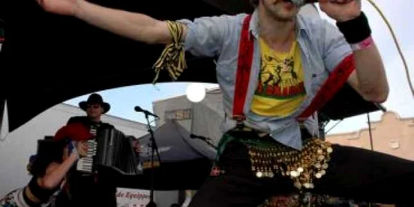 Bucureşti: Concertul Gogol Bordello, mutat de la Arenele Romane la Teatrul de Vară din Herăstrău
