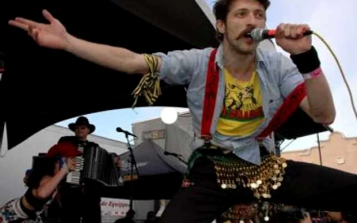 Bucureşti: Concertul Gogol Bordello, mutat de la Arenele Romane la Teatrul de Vară din Herăstrău