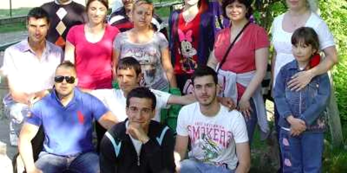 Poză de grup cu participanţii la expediţie