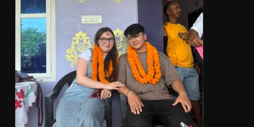 Daniela și Balaram, în Nepal FOTO: captura video