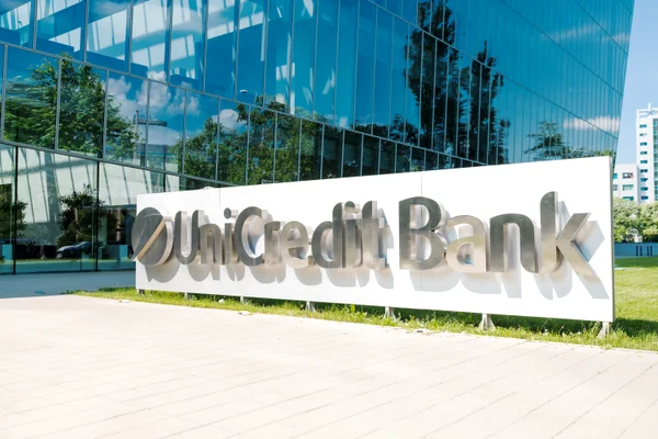 UniCredit Bank donează 120.000 euro pentru aparate de ventilație mecanică