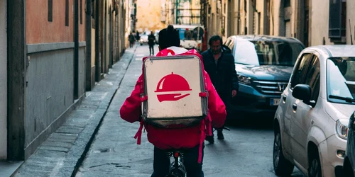 Livrator  Sursa Pixabay jpg