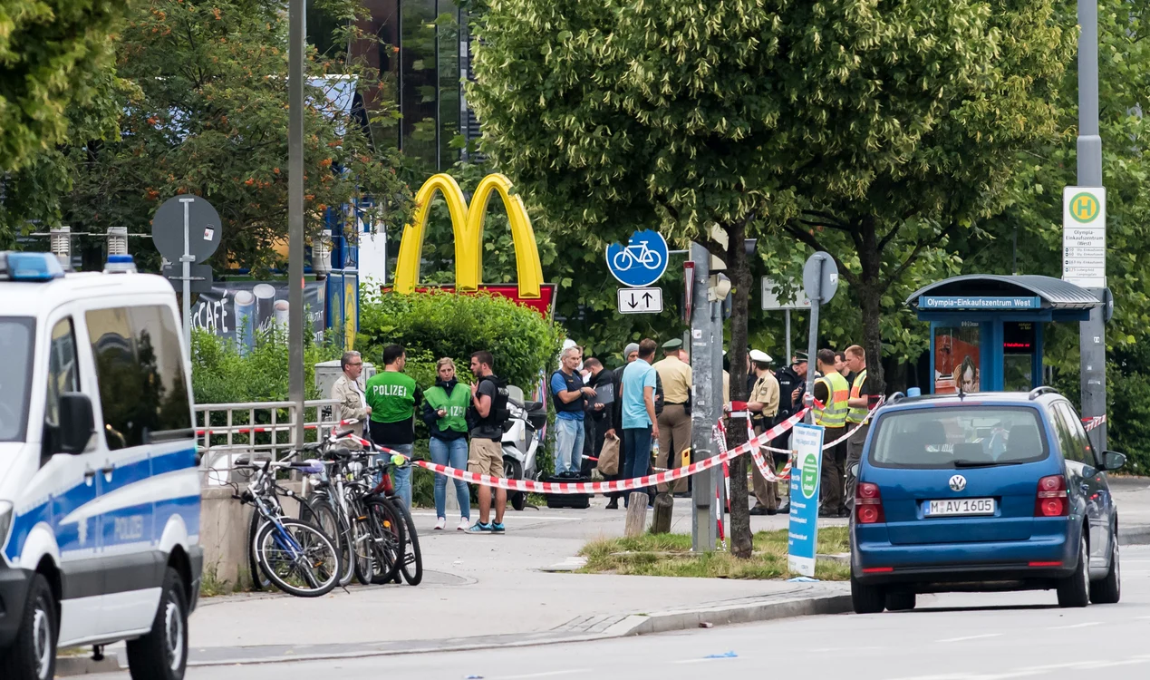 
    Victimele din restaurantul McDonald's în care s-a desfășurat atacul ar fi fost ademenite acolofoto: Getty  