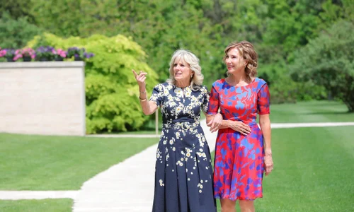 Carmen Iohannis si Jill Biden in Romania scoala elevi ucraineni (10) jpg