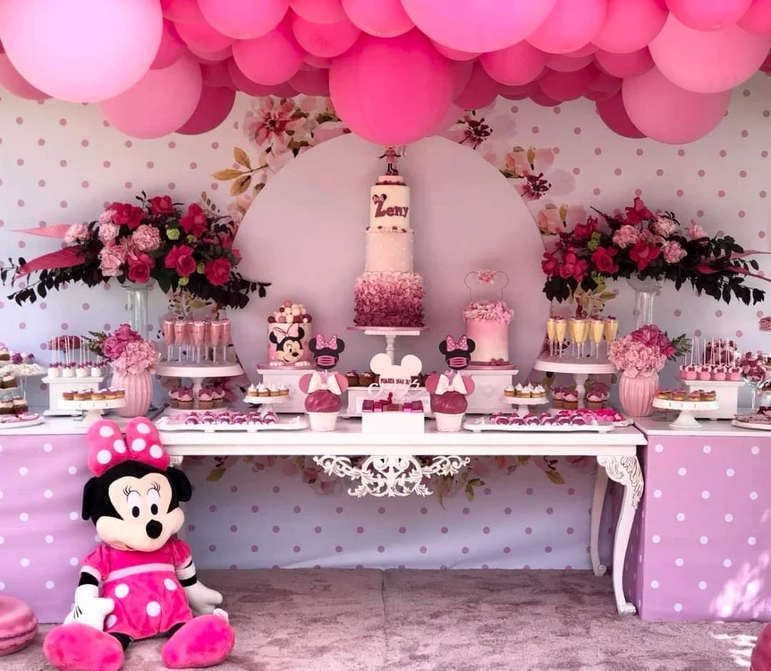 Așa arată un candy-bar pregătit de cofetăria de lux