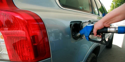 shutterstock 3864862 pompa peco benzinarie statie alimentare masina jpeg