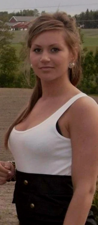 Norvegianca Amanda Kurtovic ţine steagul ţărilor nordice sus