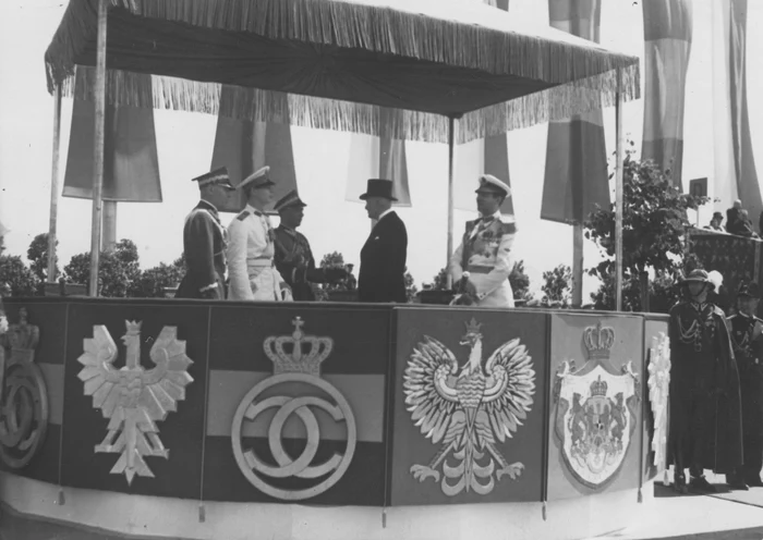 11 Vizita regelui Carol al II lea și a prințul Mihai în Polonia, iunie 1937 jpg jpeg
