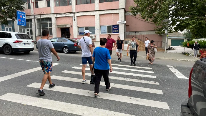 Protest pe trecerea de pietoni în Măcin - SURSA www.tulceanoastra.ro