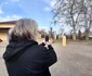 Mihai Donici la statuia lui Brâncuși de la Timișoara FOTO Ștefan Both