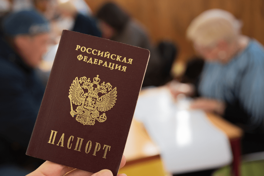 Rusia confiscă paşapoartele înalţilor funcţionari şi directorilor companiilor de stat