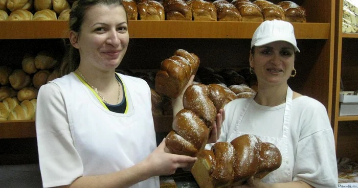 La patiserie pot fi comandaţi la orice oră cozonaci şi torturi