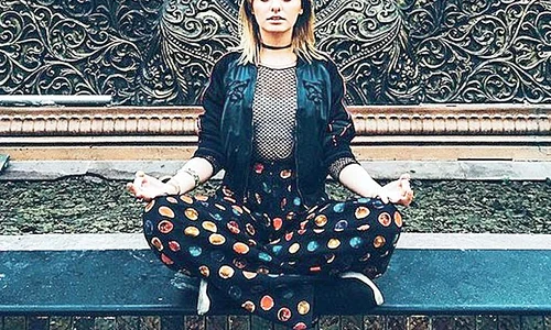 Alexandra Stan va  cânta luna viitoare  pentru fanii indieni jpeg