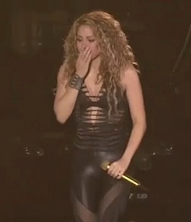 Shakira a fost foarte emoţionată la Bogota, înainte de a vărsa lacrimi