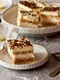 Prajitura cu biscuiti si crema de vanilie  Sursa foto shutterstock 1953822481 jpg