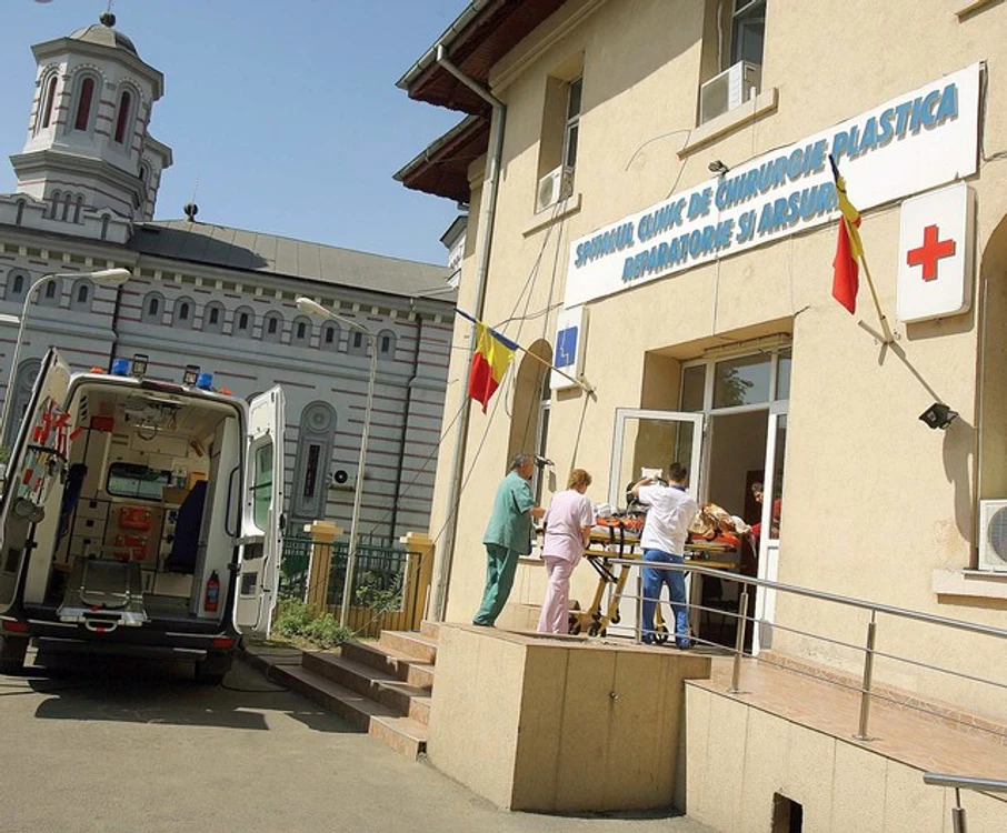 
    Asistenta de la Spitalul de Arși este audiată de procurori  