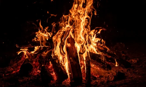 Foc de tabără (© Pixabay)