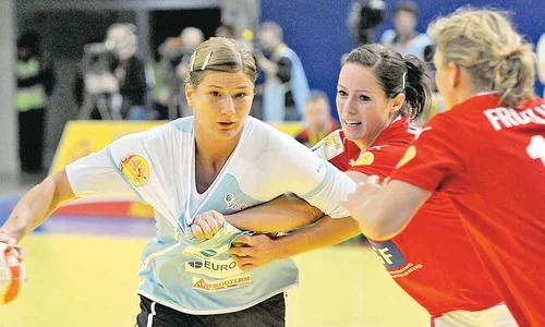 Oana Manea s a  chinuit degeaba  cu sportivele  de la Györ  (Foto: AFP) jpeg