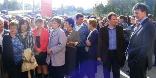 Angajaţii Direcţiei Generale a Finanţelor Publice Satu Mare au protestat timp de o jumătate de oră