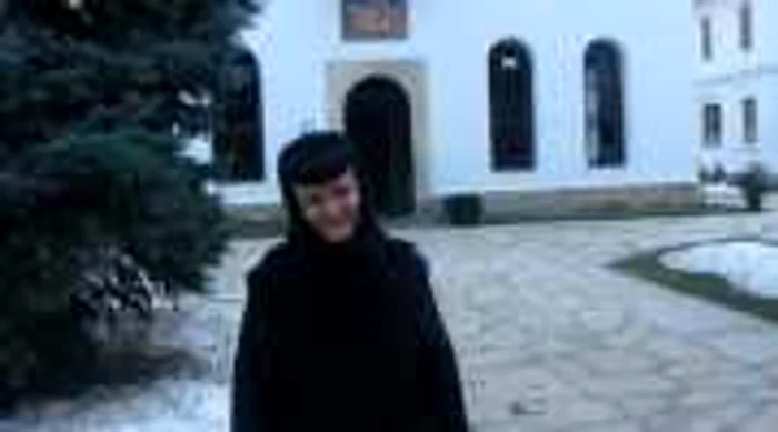 Măicuţele de la Tismana îi aşteaptă pe credincioşi