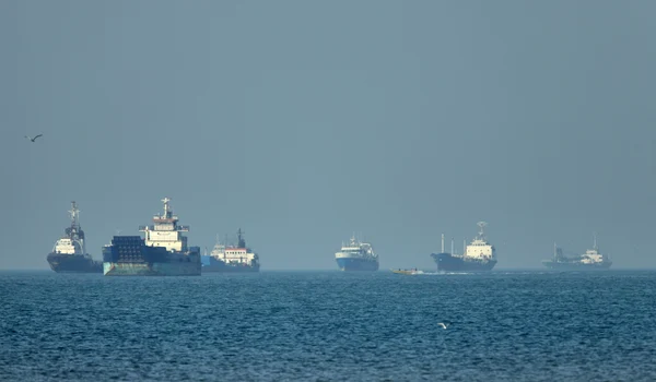 Nave de marfă în Strâmtoarea Ormuz FOTO profimedia jpg