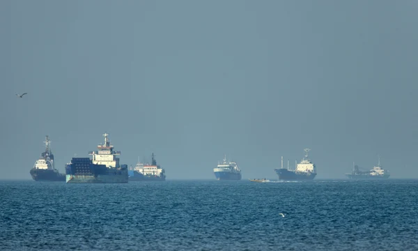 Nave de marfă în Strâmtoarea Ormuz FOTO profimedia jpg