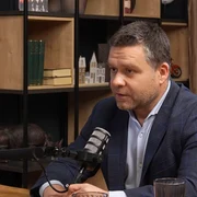 Ciprian Ciucu la podcastul Cerne și Discerne cu Mihai Răzvan Moraru. FOTO captura video youtube