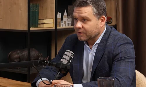 Ciprian Ciucu la podcastul Cerne și Discerne cu Mihai Răzvan Moraru. FOTO captura video youtube