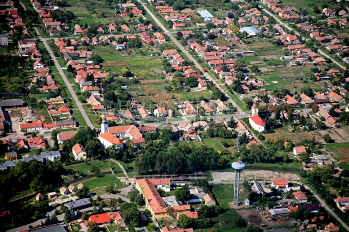Imagine din Battonya, Ungaria, localitate în care arădenii îşi cumpărau case în urmă cu câţiva ani. 