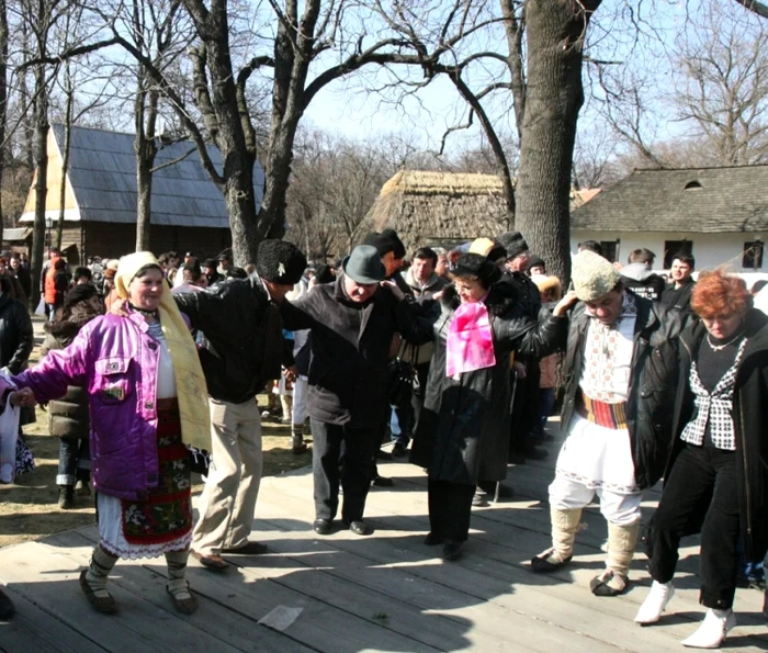 Serbarea începe mâine, la ora 15.00, la Casa de Cultură din Cumpăna